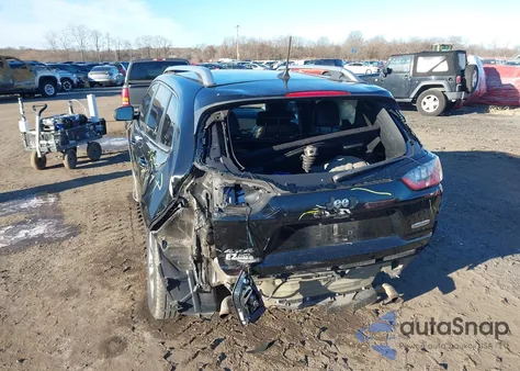 2019 Jeep Cherokee Latitude Plus 4X4 z USA, uszkodzony, nr VIN 1C4PJMLX8KD106896